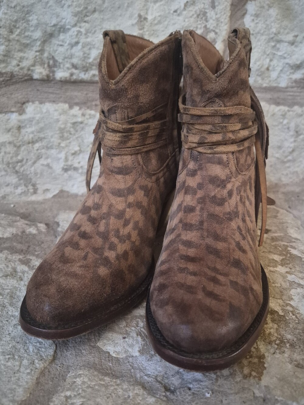 Lucchese Robyn M6002 Suede Leopard Cheetah Print Western Fringe Booties 9B